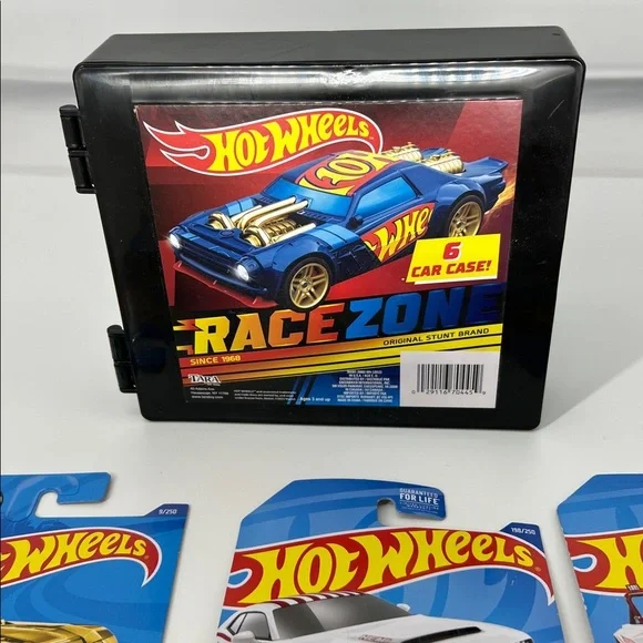Hot wheels lot of 6 cars and case - Picture 4 of 5